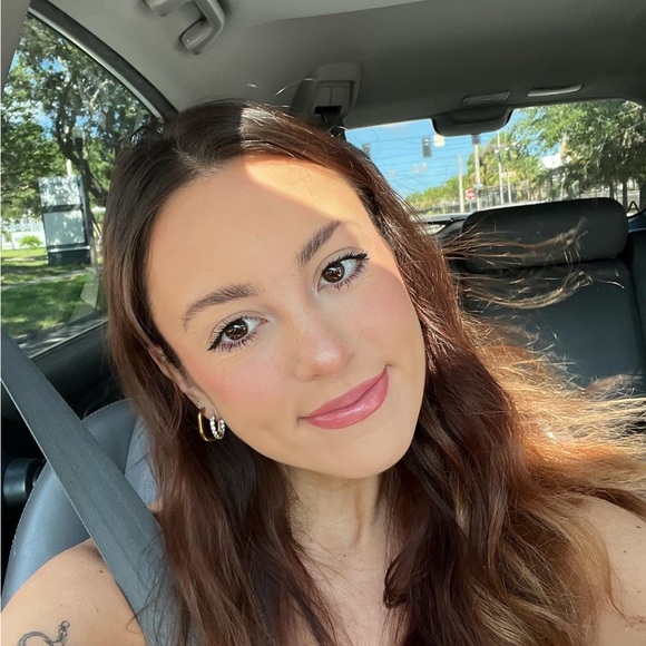 Meet your Posher, Leah - Picture 1 of 1